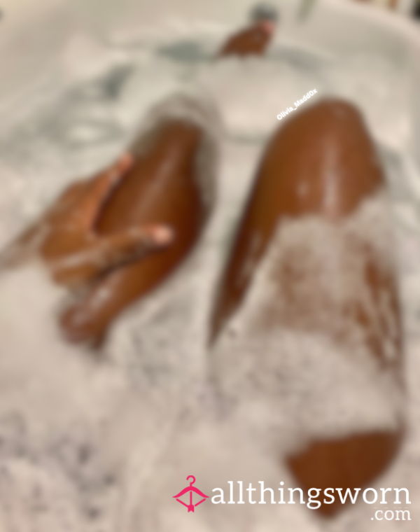French Tips & Wet Dreams – Full Foot Tease Set In The Tub