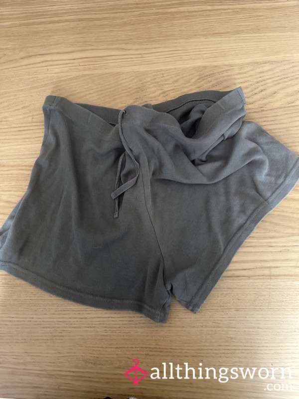 B*m Hugging Khaki Cotton Shorts