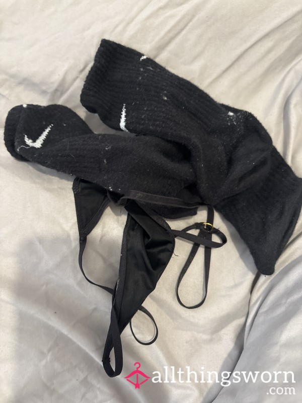 Bundle Socks And Worn Thong