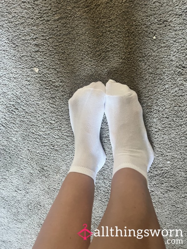 Bustybeth69 WHITE WORN SOCKS