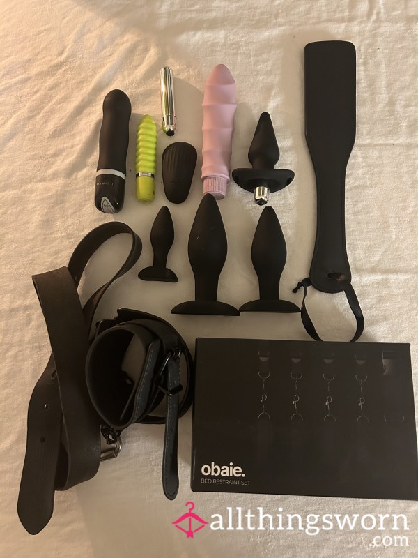 Bu*tplugg And A Di**o Att The Same Time