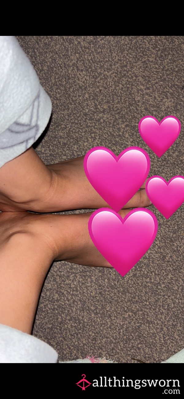 Buy Pics Of Some Pretty Feet Starting At 30 Price Can Be Negotiated For Videos, Send If You Want To See More