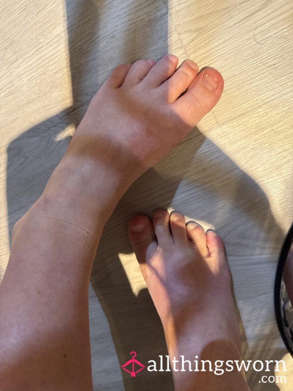 Buy Your Feet Pictures With Me. Message For A Custom Picture Of Feet Pictures For Your Pleasure 😜