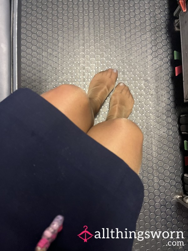 Cabin Crew Tights Worn On 15 Hour Flight 🦶