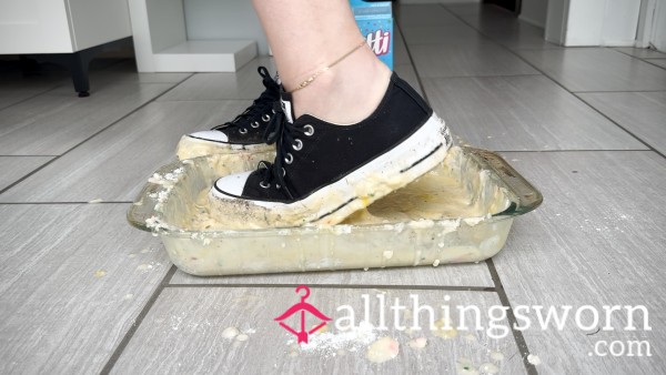 🎥- Cake Walk Dirty Converse •8 Min•