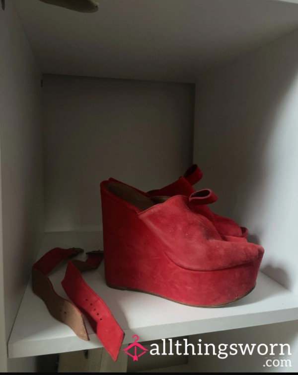 Calling All Wedgie Lovers! Suede Velvet Wedges Size 4! Only £30.00