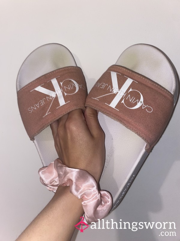 Calvin’s Pink And White Sliders Very Worn Stained Sweaty Feet 👣