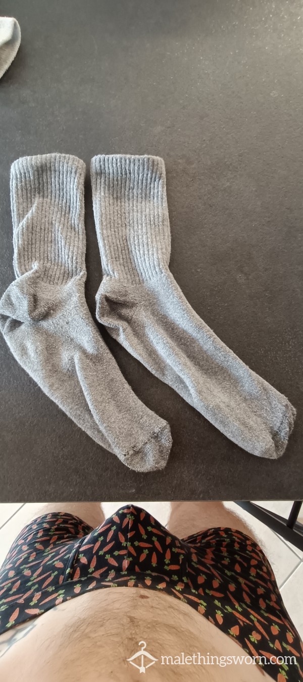 Calzino Grigio Usato In Palestra, Sudato Con Odore Forte. Personalizzabile