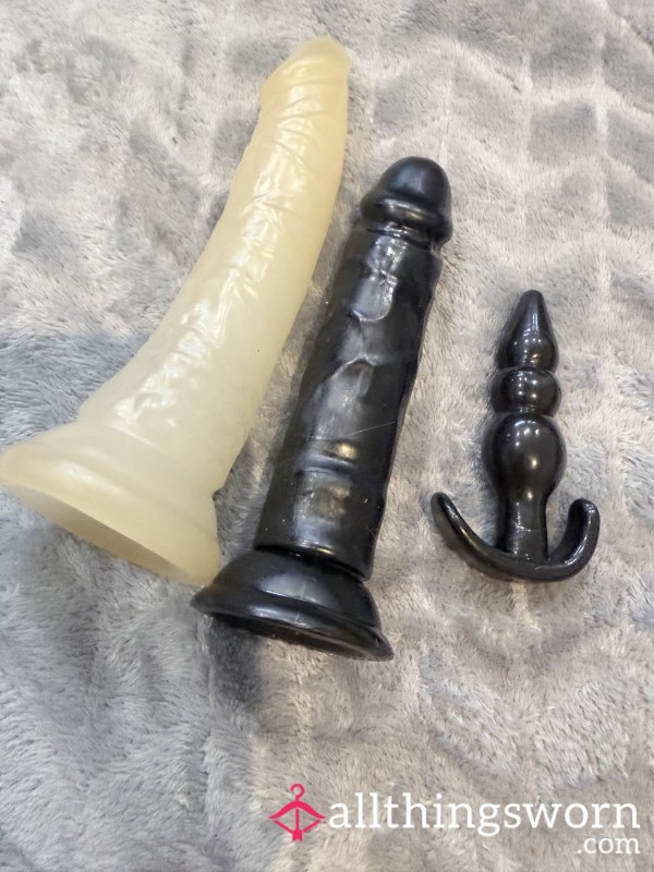Cam Girl S** Toys Avaliable To Fulfill Every Desire ;)
