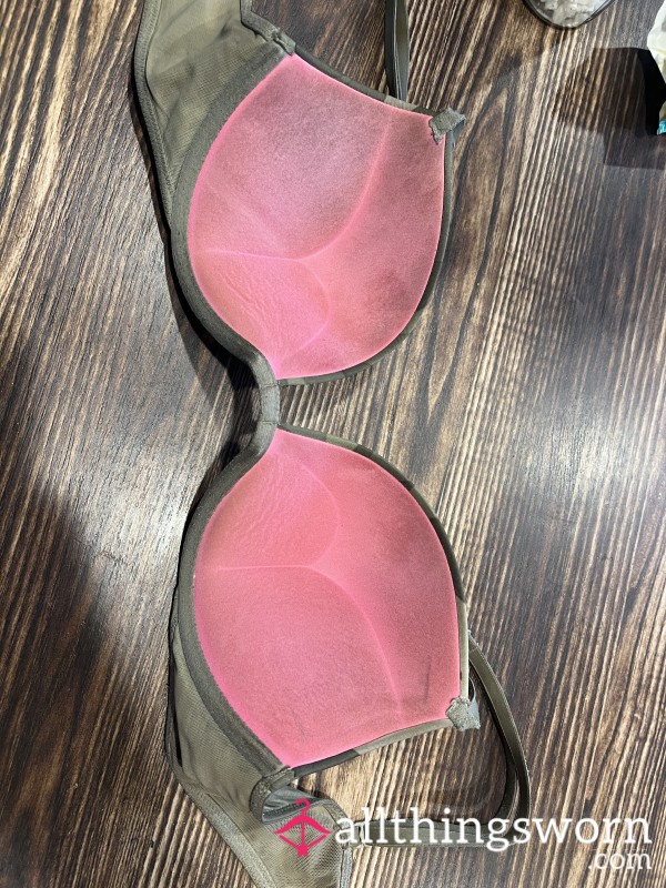 Camo VS Bra