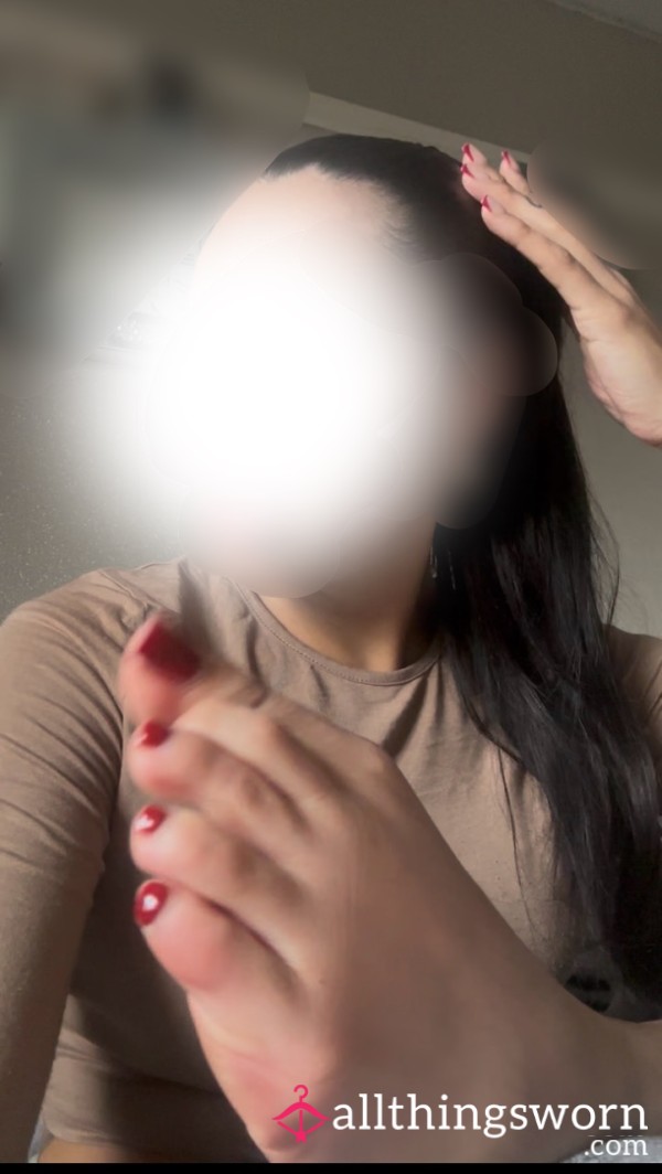 Can You Focus On My Face… Or My Feet?