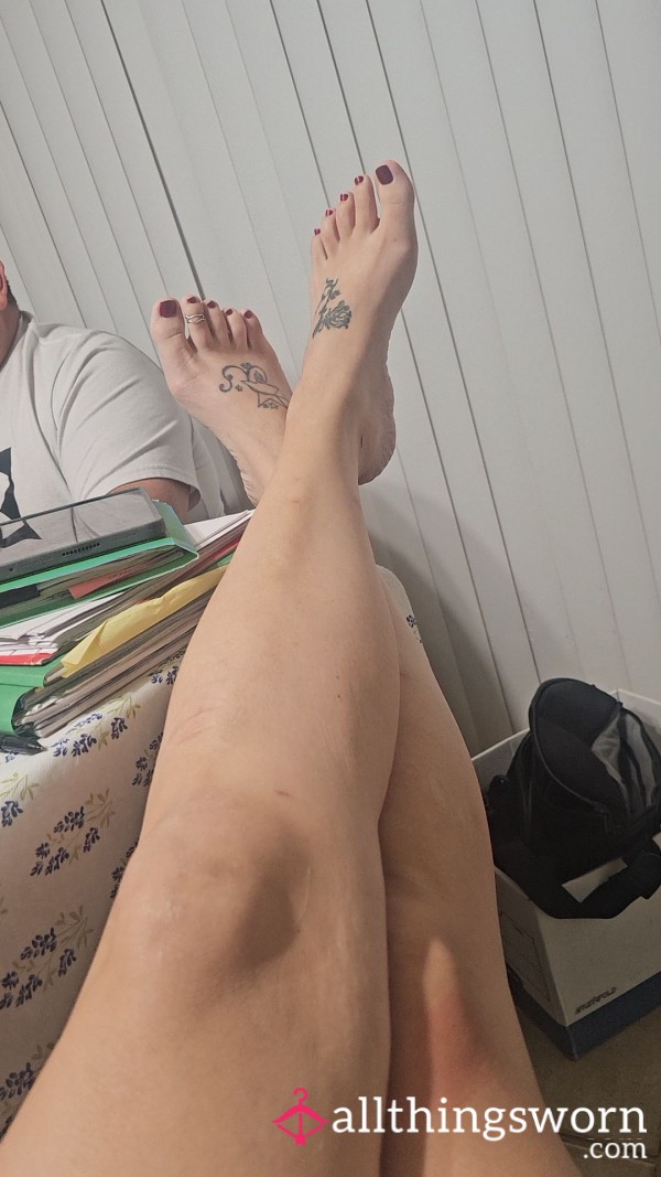 Can't Stop Staring At My Feet