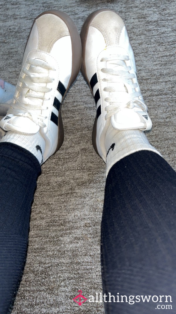 Casual Outing Adidas Samba.