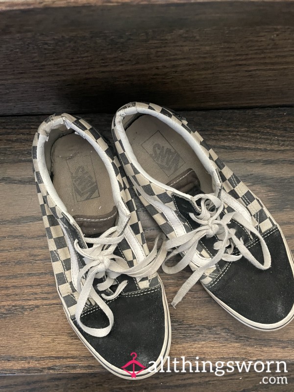 Checked Used Smelly Vans