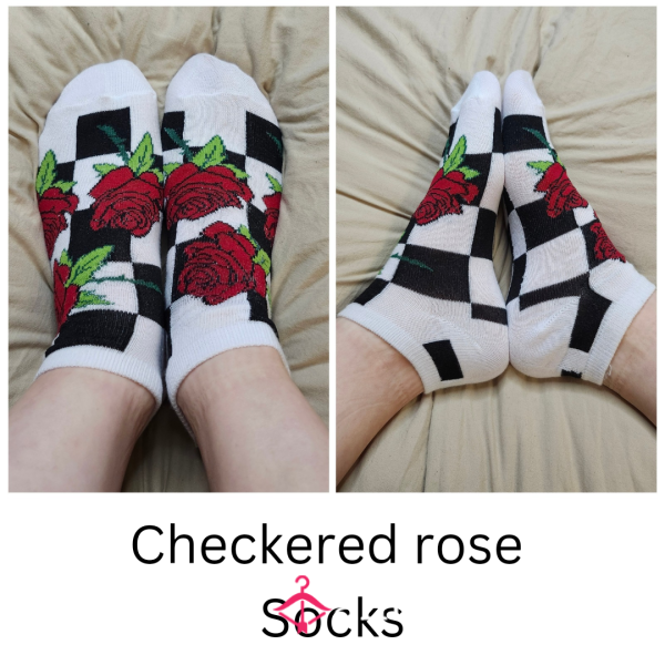 CHECKERED ROSE SOCKS