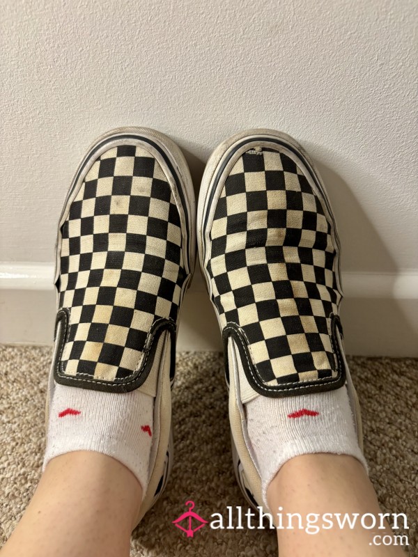 Checkered Slip On Vans ⚫️⚪️ SIZE 6.5UK