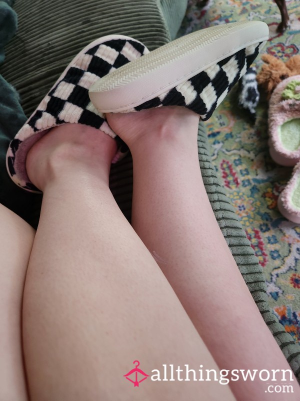 Checkered Slippers 🏁