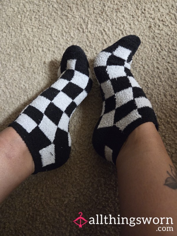 Black And White Checkered Soft And Fuzzy Ankle Socks