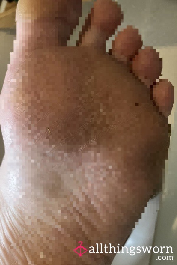 Cheeky Feet Photo Shoot 🦶