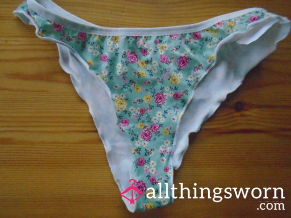 Cheeky Flor*l Panties😏