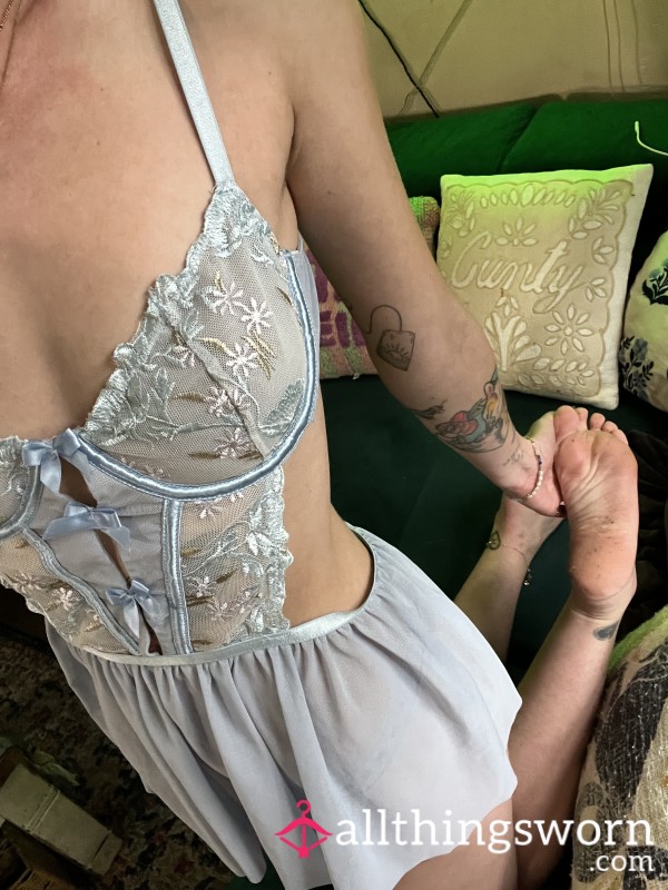 Cheeky Lil Strip Tease🤭