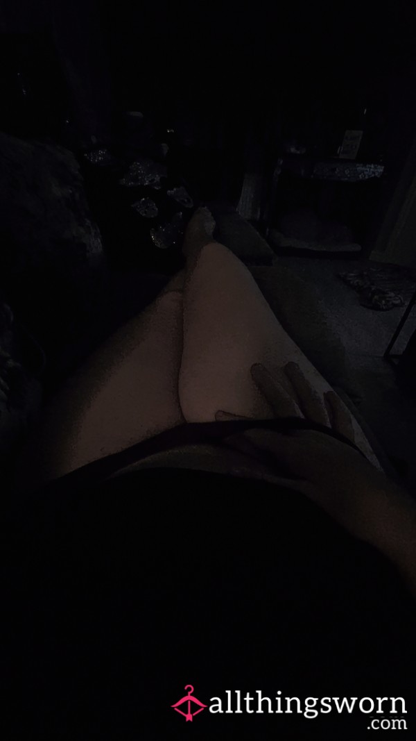 Cheeky Play On The Sofa 💦💦