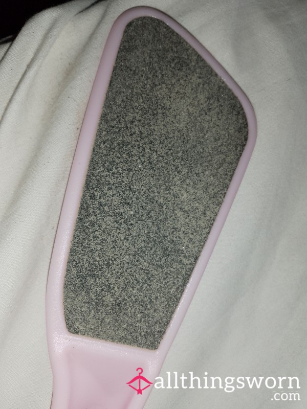 Cheesy Smelling Foot Dust Scraper