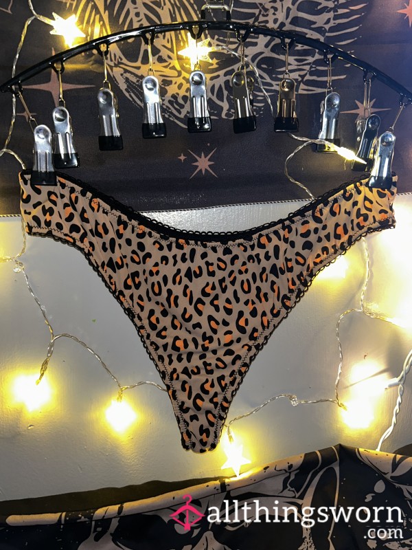 🧡 Cheetah Print Satin Thong 🧡