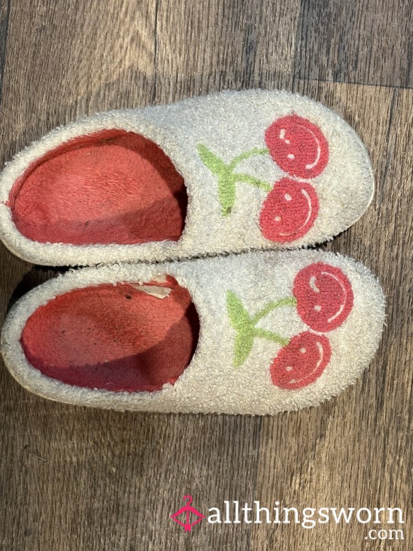 🍒 Cherry Slippers