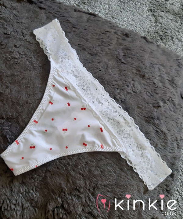 Cherry Thong Smelling Of This Kinky Girl 😈