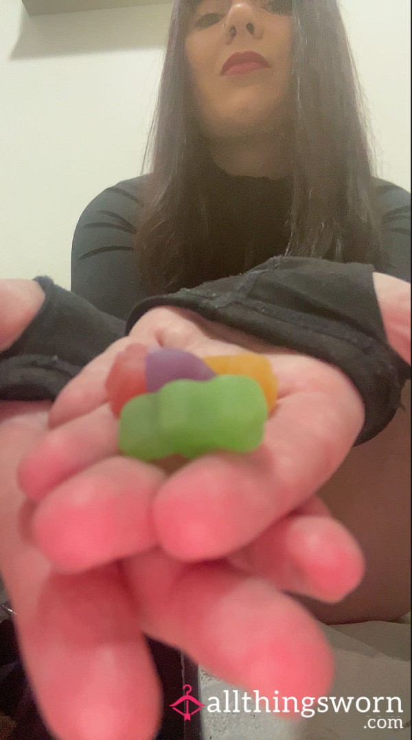 CHEWED SWEETS 🍭🍬💦 Bella’s Luxury Sweet Shop