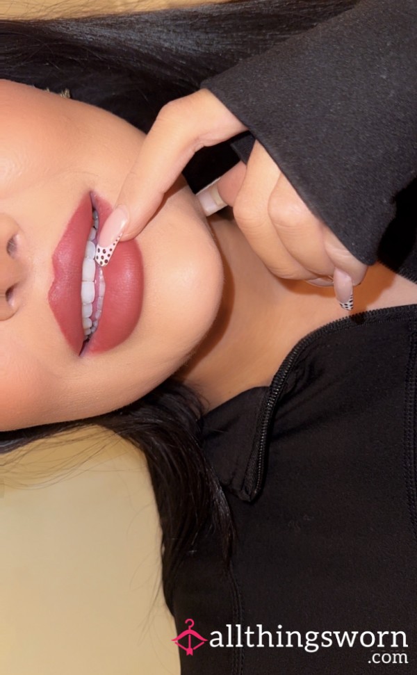 CHEWING GUM| FRESHLY CHEWED & SEALED| THATLUXEBABE