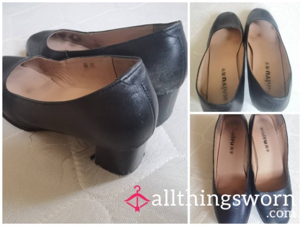 Chinese Flight Attendant Commute Heels