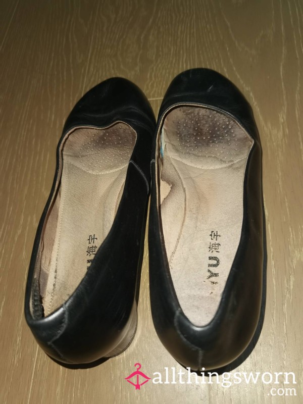 Chinese Flight Attendant Commuter Shoes (Heavily Soiled)