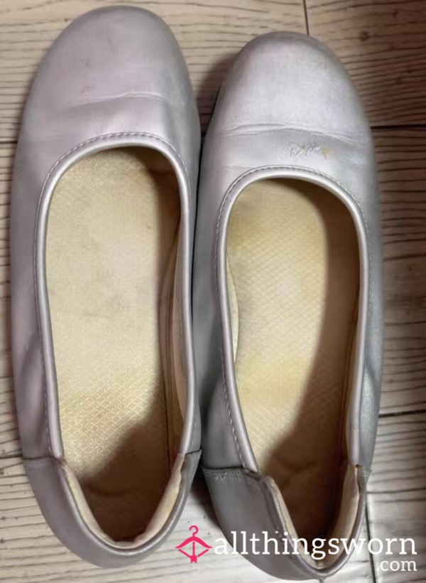 Chinese Flight Attendant Commuter Shoes.