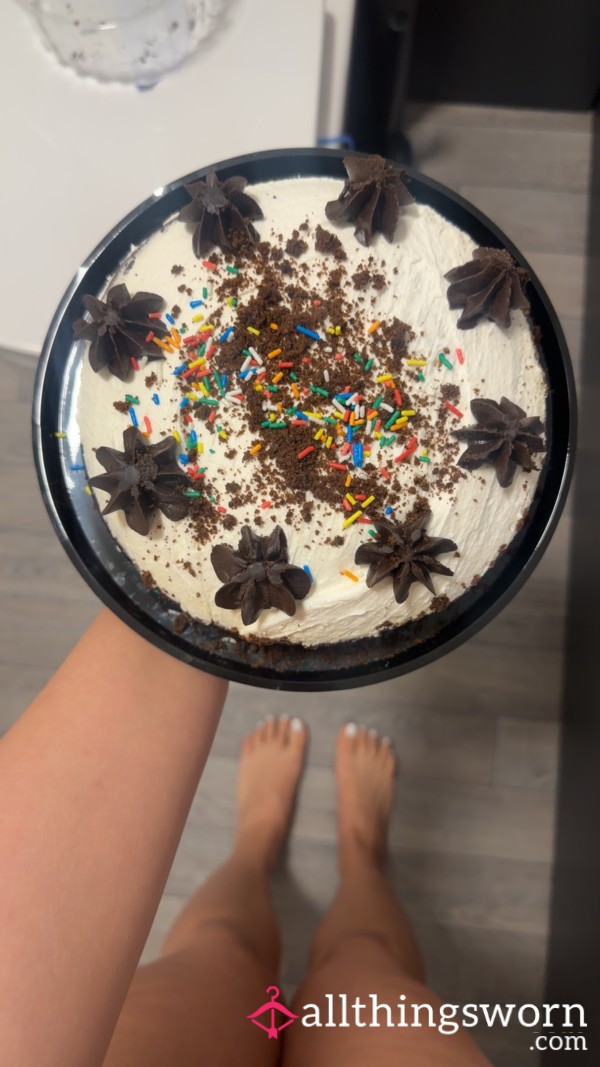 Chocolate Cake Foot Crushing