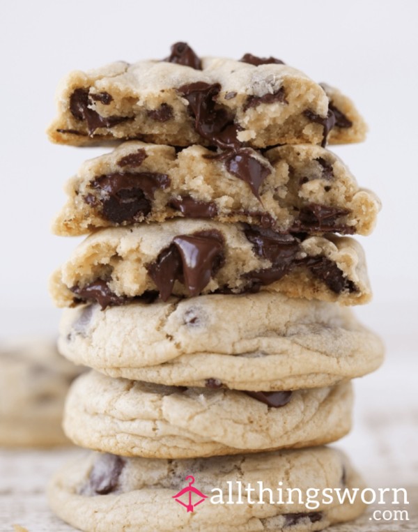 Chocolate Chip Cookies🍪 W/Cream😽🍨