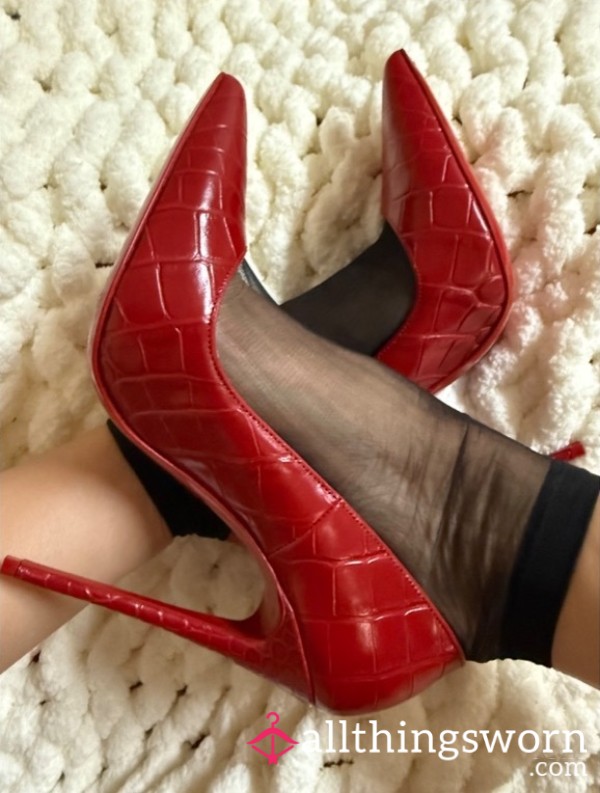 CHRISTIAN LOUBOUTIN Pigalle Follies 100 Croc-effect Red Leather Pumps Sz 39 . Worn Only Once. Purchased On Rodeo Drive In Los Angeles.