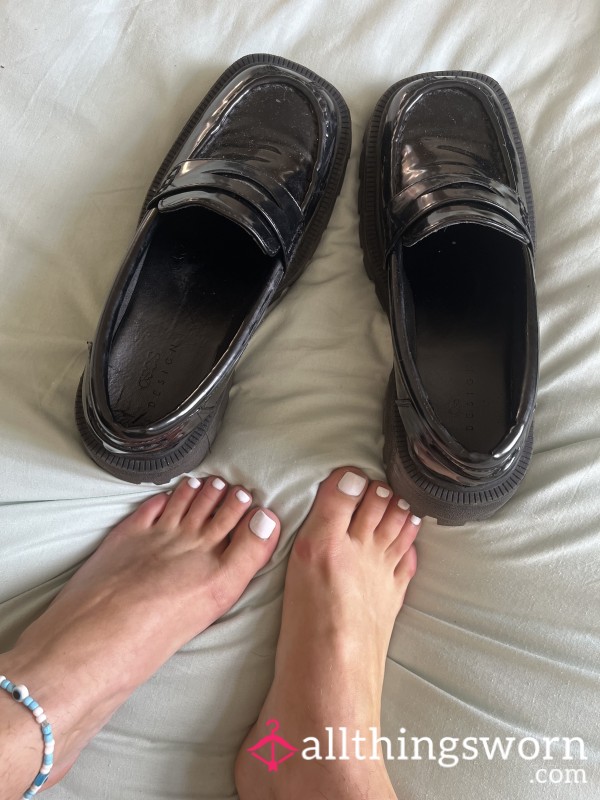 Chunky Black Shiny Dolly Shoes Worn For University 😍