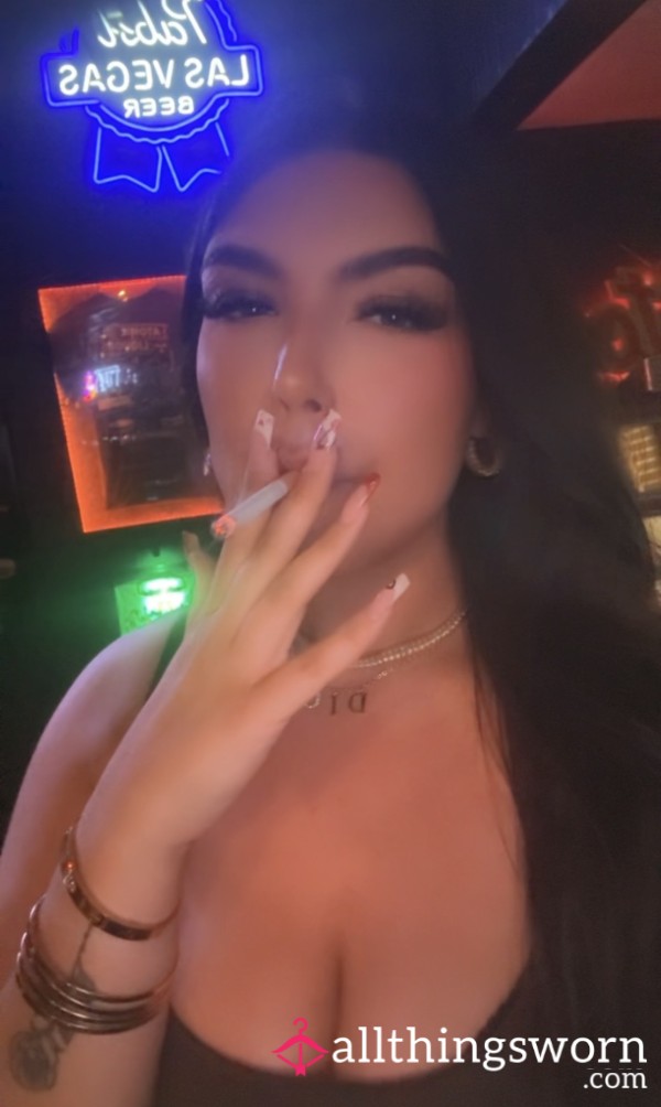 Ciggy In A Vegas Dive Bar 🚬