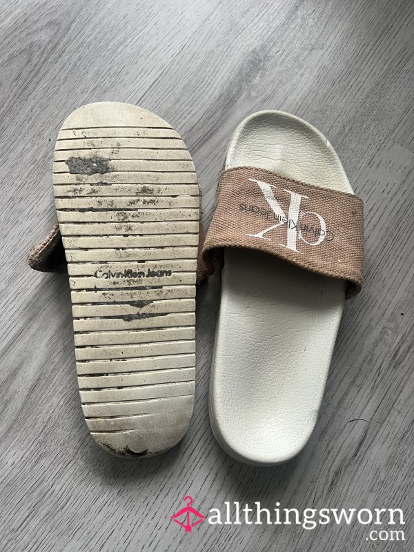 CK Worn Dirty Slides 🩴
