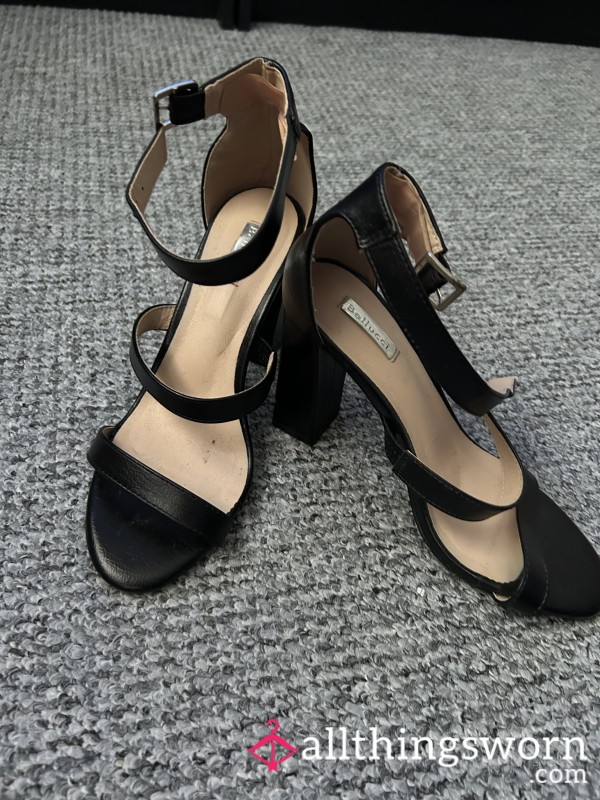 Cla**ic Black Strappy Block Heels 👠