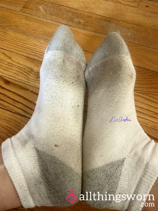 Cla**ic White Hanes Ankle Socks (with Footprints!)