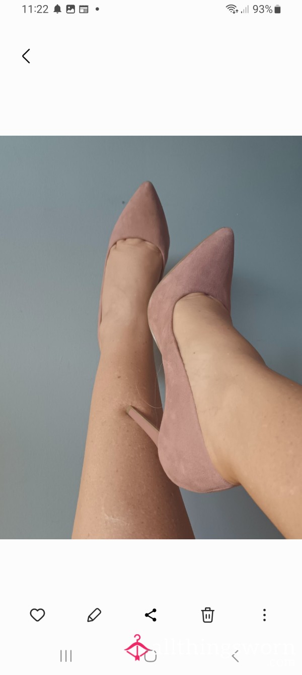 CLa**Y NUDE HEELS ..YOU KNOW YOU WANT THEM 💕💕💕