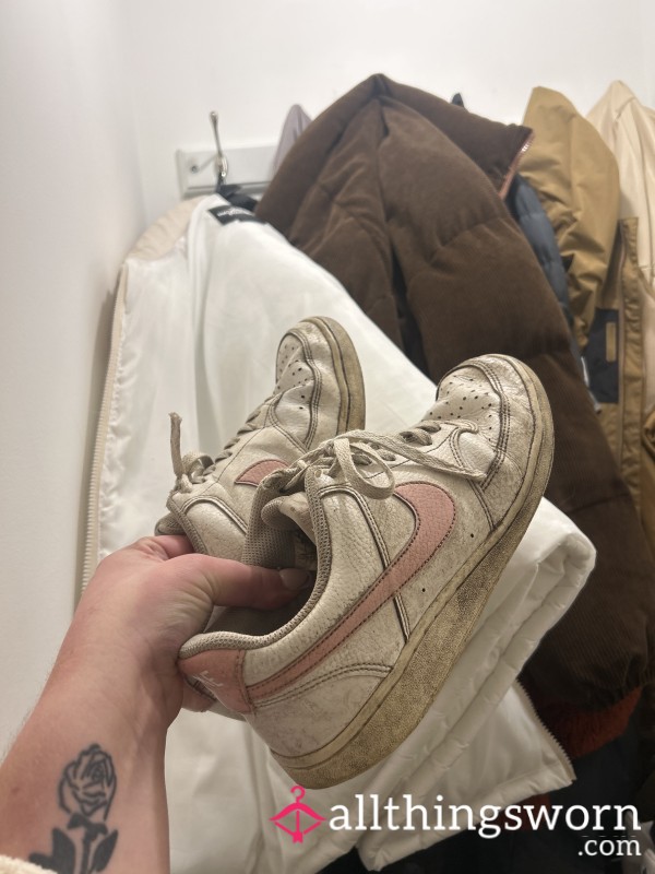 Clean My Dirty Shoes!