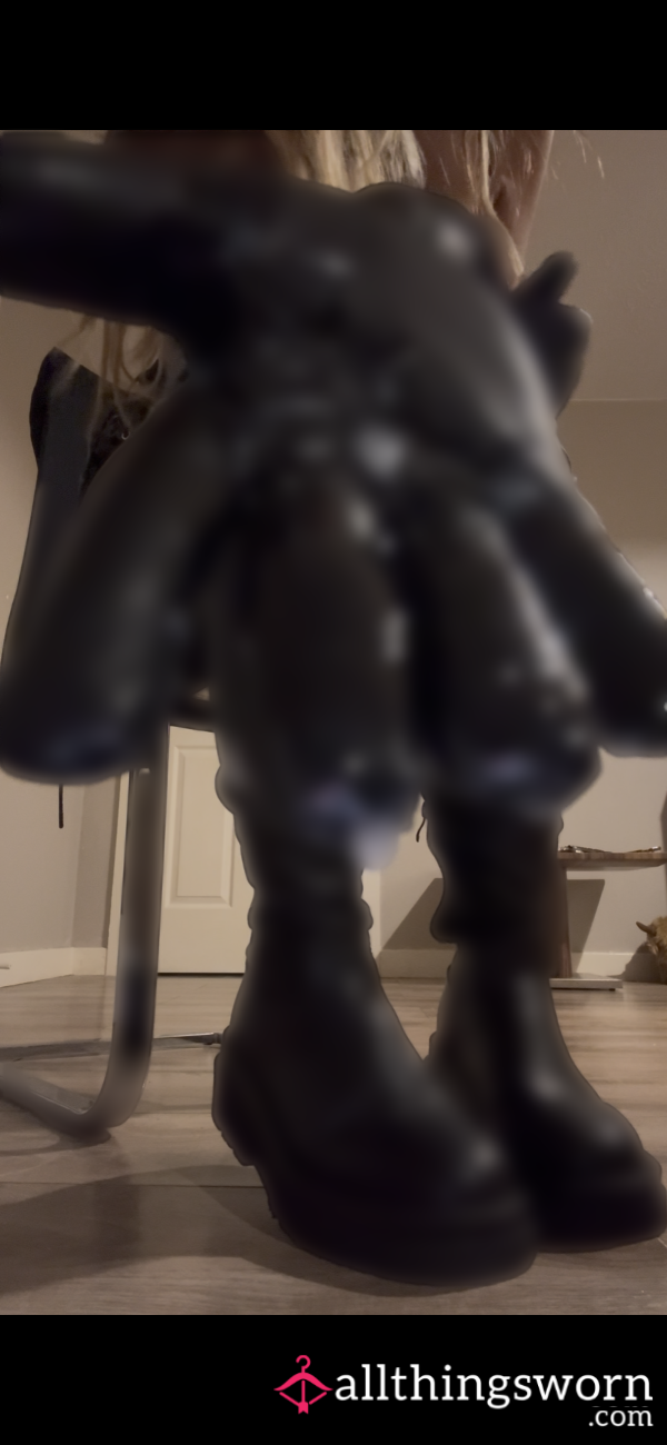 Clean Up Cuck 😈