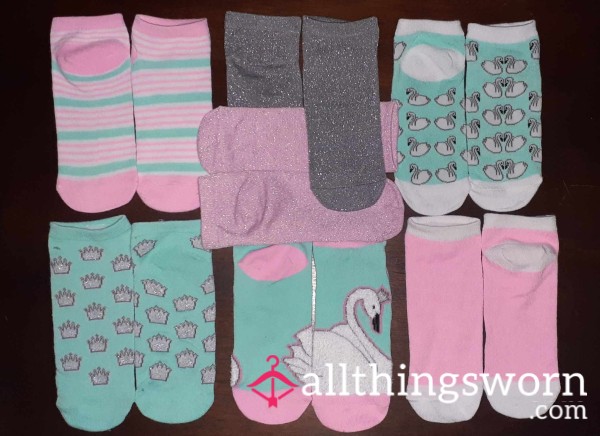 CLEARANCE Cute Swan Print & Pastel Ankle Socks
