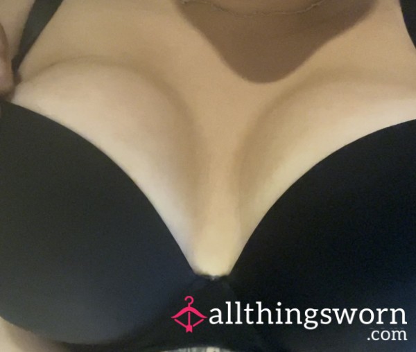 Cleavage That Speaks For Itself ✨