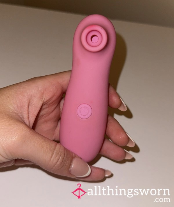 Clit Sucker 🥵🐱