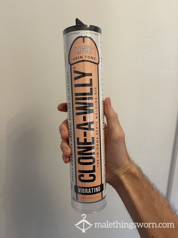 Clone-A-Willy Di**o With Vibrator